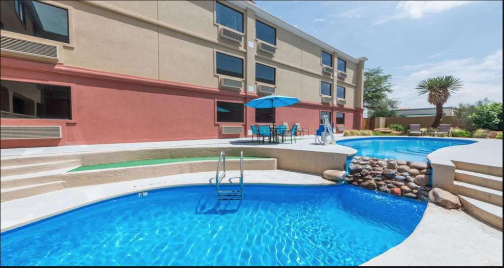 Surestay Plus Hotel By Best Western Lubbock Medical Center Facilities photo