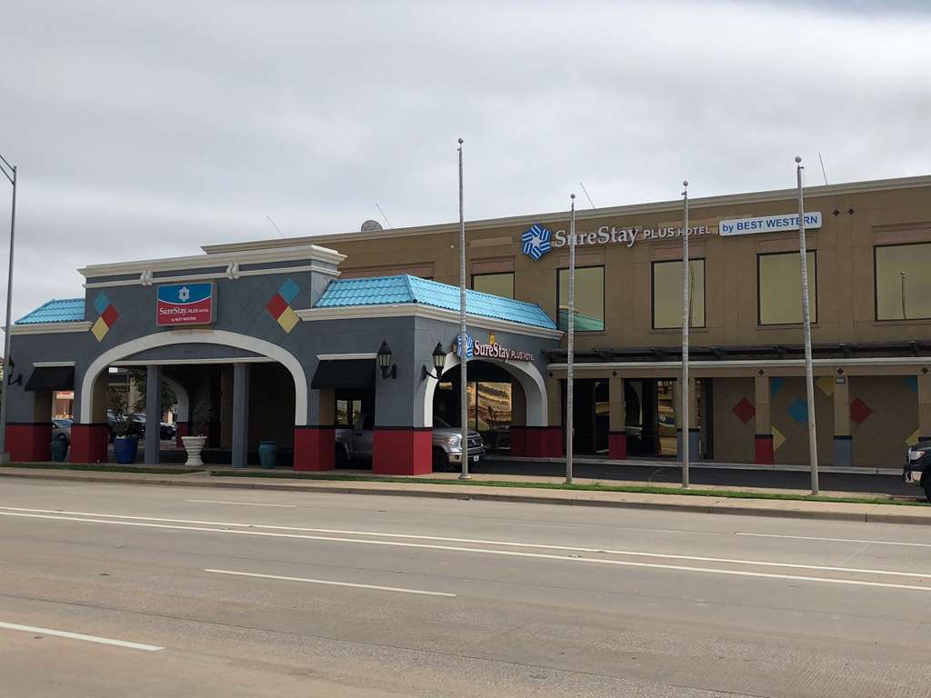 Surestay Plus Hotel By Best Western Lubbock Medical Center Exterior photo